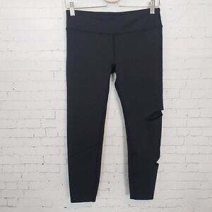KiraGrace black cutout cropped leggings size M
